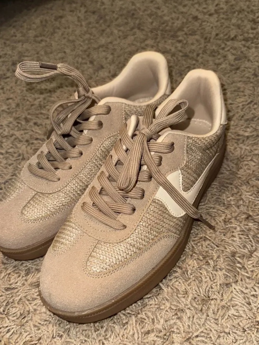 TOP Moda Women's Taupe & White Lace-Up Sneakers